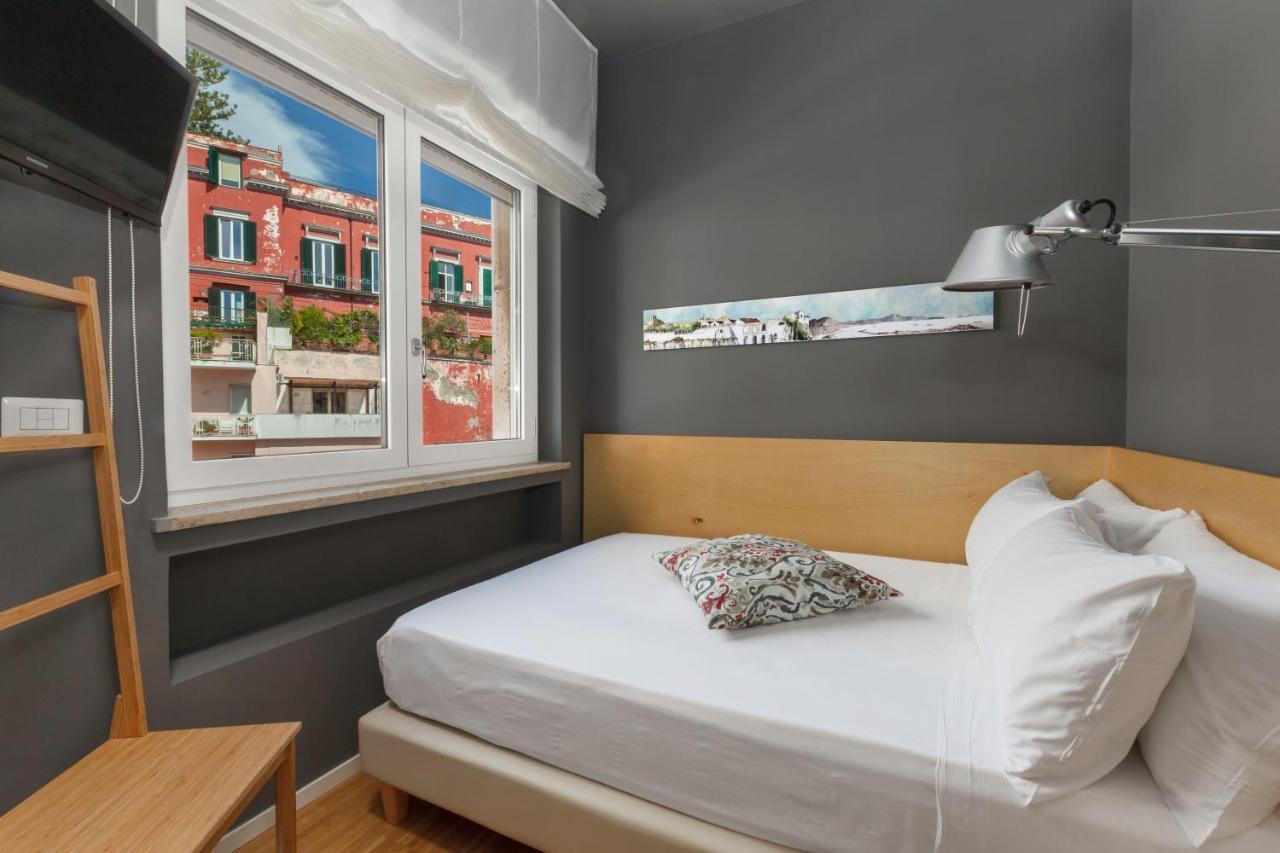 Vivaldo Suite Piazza Dei Martiri - Guest House Neapel Exteriör bild