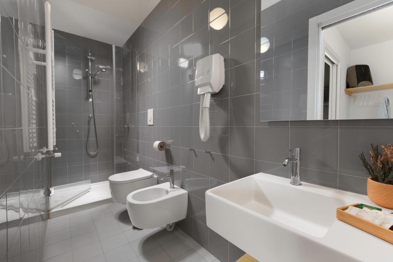 Vivaldo Suite Piazza Dei Martiri - Guest House Neapel Exteriör bild